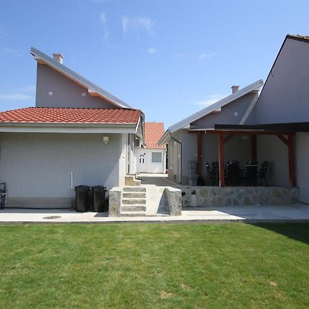 Relax Apartmani Кладово Екстериор снимка